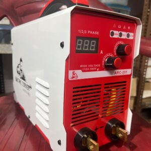 WELDING MACHINE 251 AMP